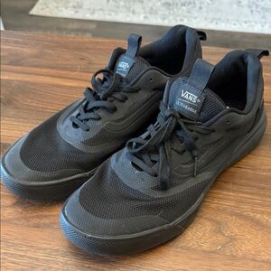 Vans Men's Black Ultrarange Sneakers